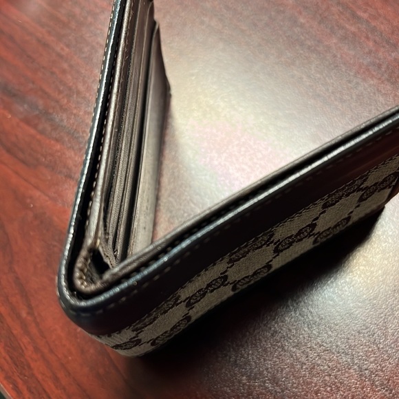 Authentic GUCCI - Picture 10 of 13